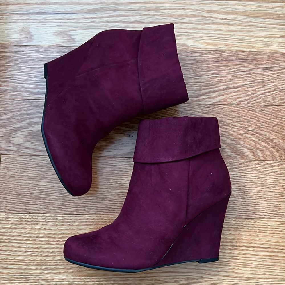 Report booties, size 6.5